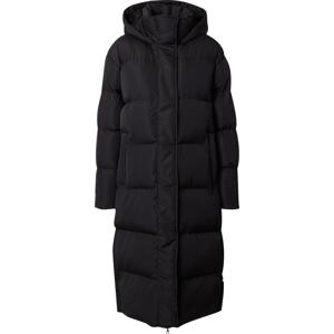 Zimní kabát Superdry černá